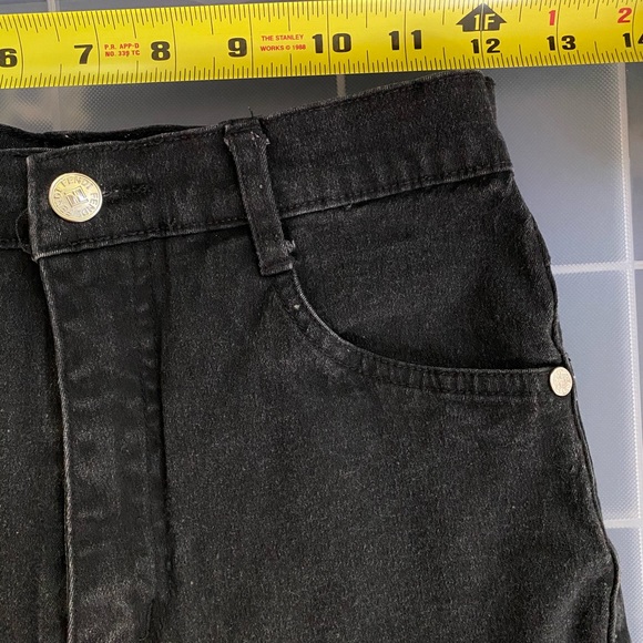 FENDI CUT OFF SHORTS W. CRYSTALS - Picture 7 of 8